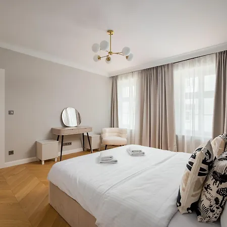 Daire Wspolna Downtown Luxury By Bookinghost *